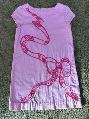 Lilly Pulitzer Buy me Presents Shift Dress Girl Sz 10 Lined Pink Embroidered Bow